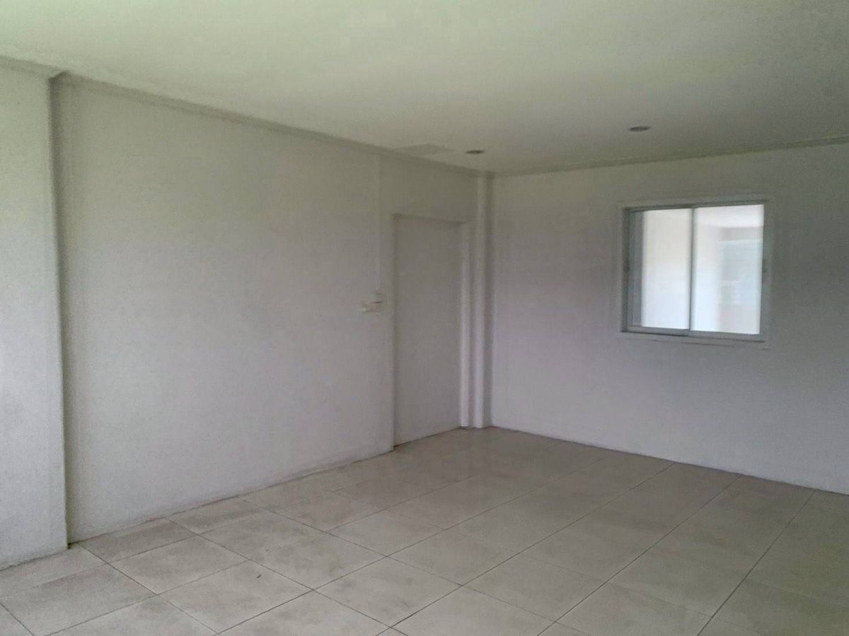 For RentShop HouseNonthaburi, Bang Yai, Bangbuathong : Rent a 3 -story commercial building + roof on the main road, Bang Yai City Excellent trading location (N.1722)