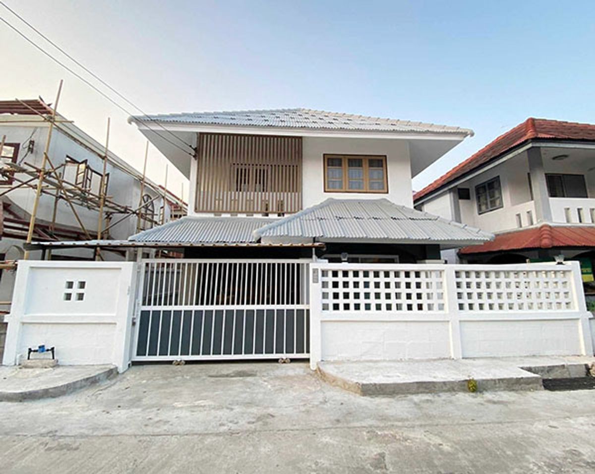 For RentHouseChiang Mai : Beautiful house for rent 18,500 baht per month. Travel only 10 minutes to Home Proson. No.12H418