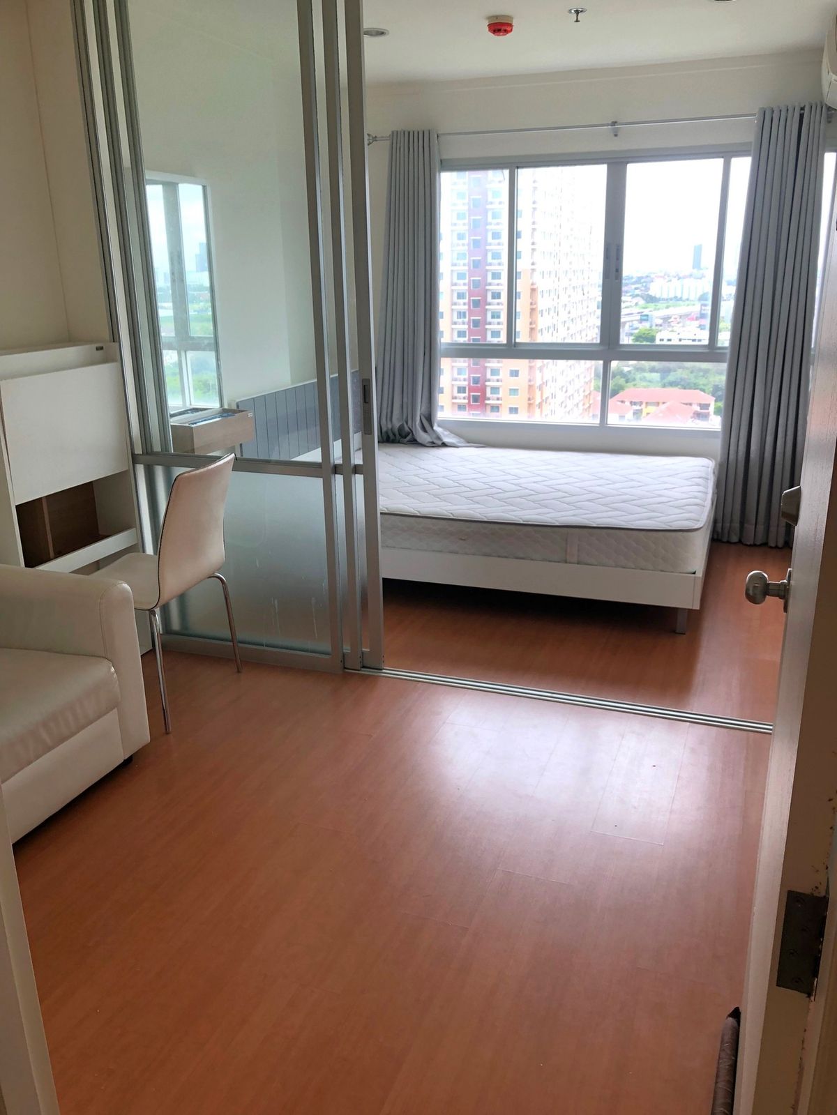 ขายคอนโดรัตนาธิเบศร์ สนามบินน้ำ พระนั่งเกล้า : 🏢ขาย คอนโด ลุมพินี พาร์ค รัตนาธิเบศร์-งามวงศ์วาน  🚝 ติดรถไฟฟ้าสายสีม่วง 200 ม. สถานีบางกระสอ🚝