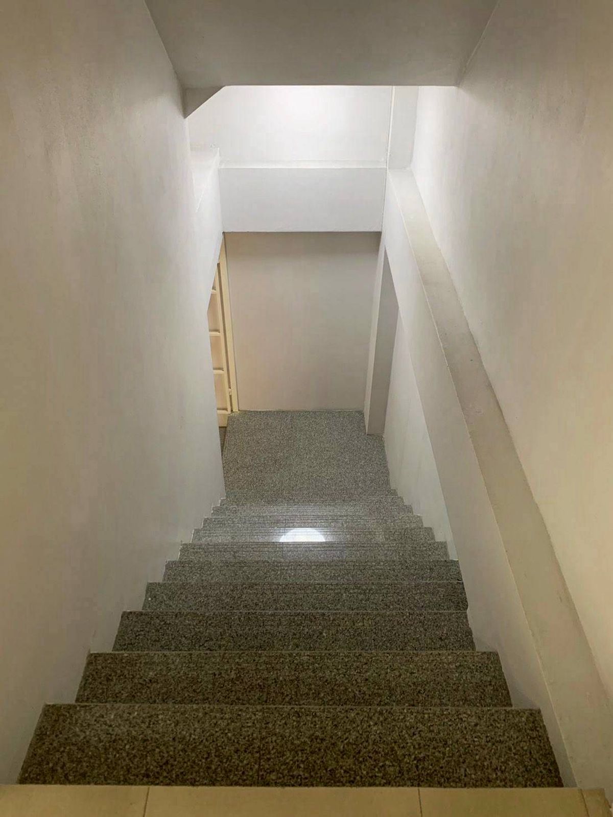 For RentShop HouseNonthaburi, Bang Yai, Bangbuathong : Rent a 3 -story commercial building + roof on the main road, Bang Yai City Excellent trading location (N.1722)