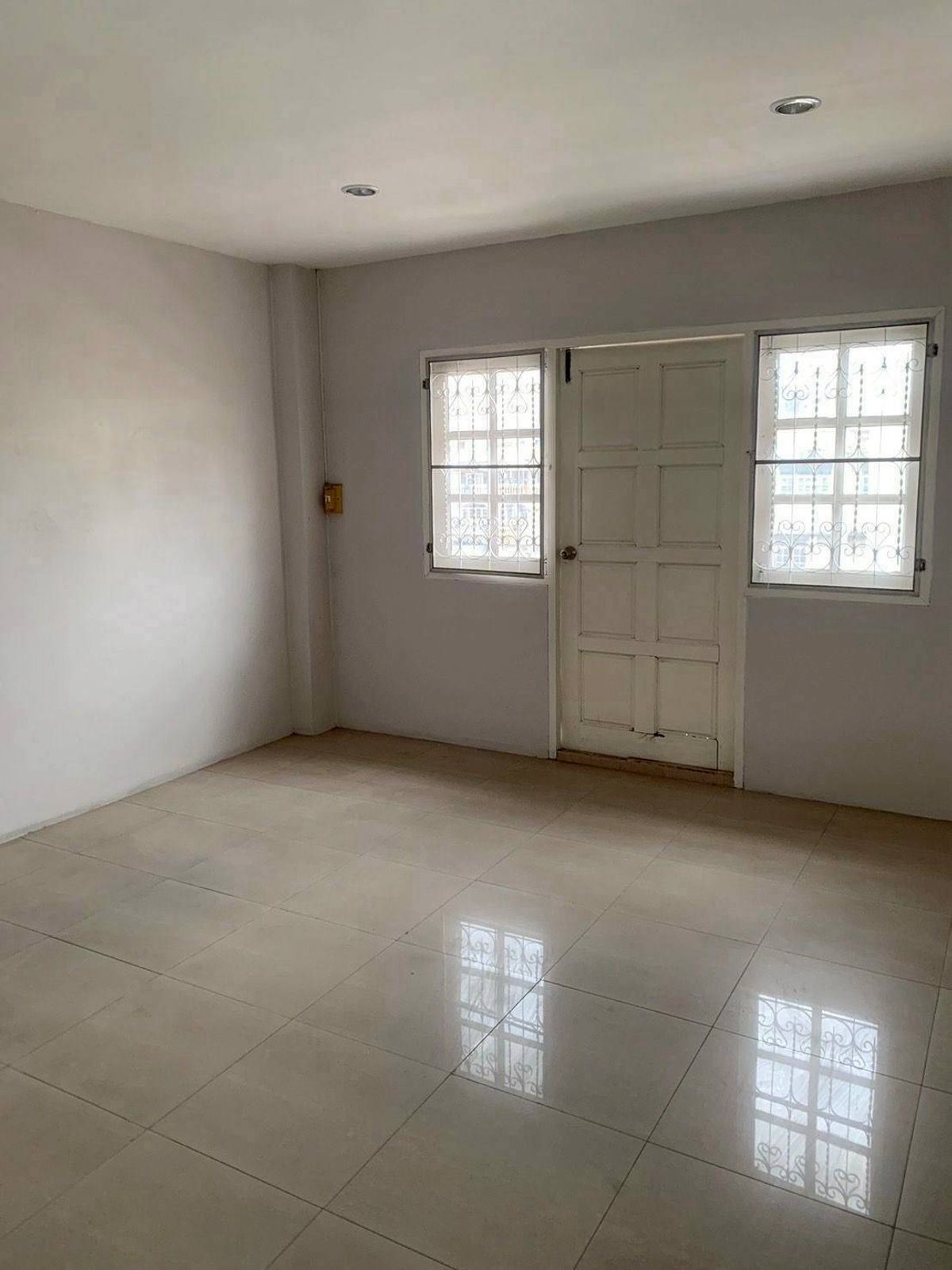 For RentShop HouseNonthaburi, Bang Yai, Bangbuathong : Rent a 3 -story commercial building + roof on the main road, Bang Yai City Excellent trading location (N.1722)