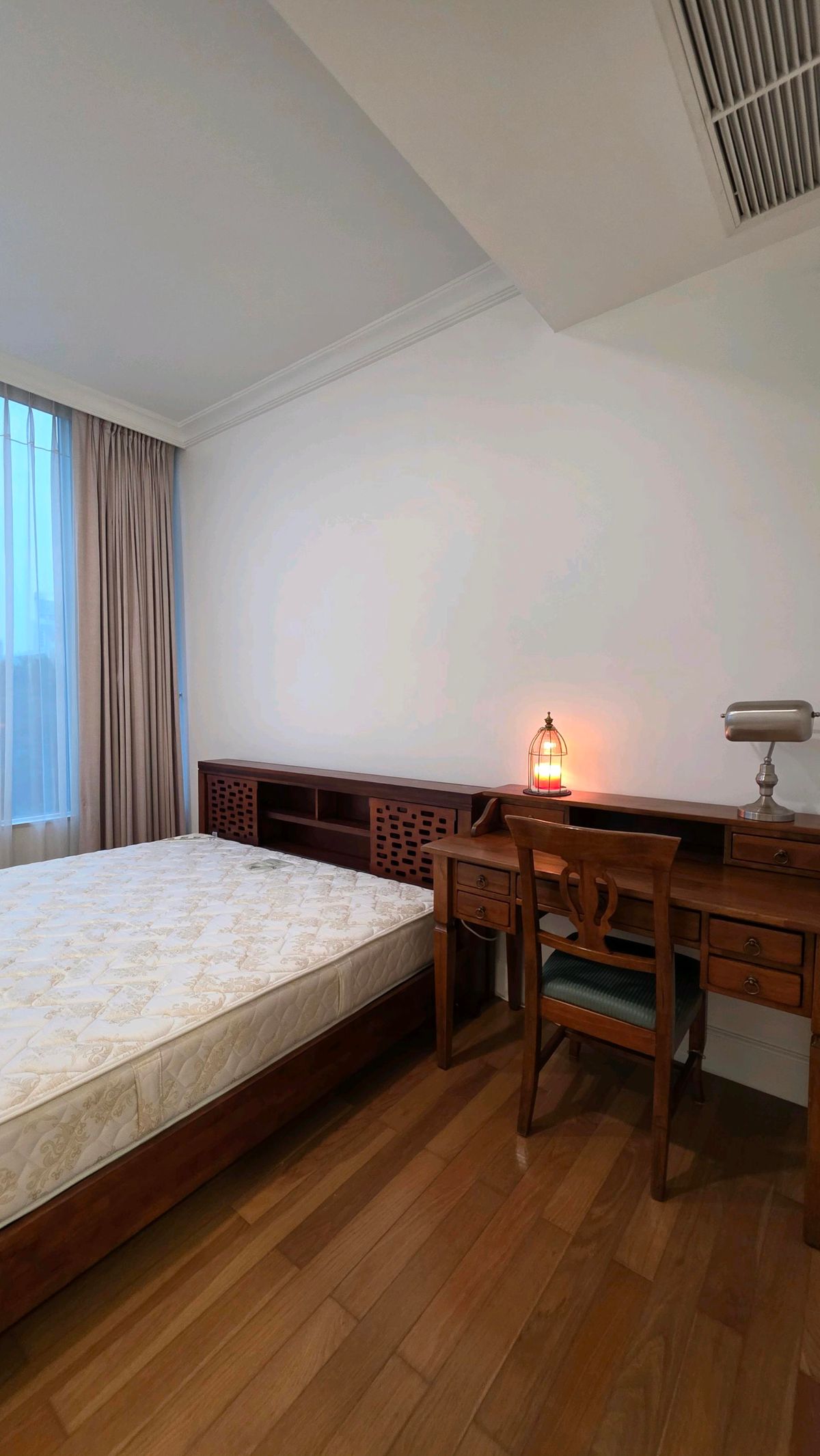 ให้เช่าคอนโดสุขุมวิท อโศก ทองหล่อ : ✨🛗 ลิฟต์ส่วนตัว • ความหรูหราเงียบสงบใจกลางอโศก 🏙️  |   Royce Residences คอนโดระดับ Hi-End ที่ตอบโจทย์ชีวิตคนเมืองอย่างแท้จริง