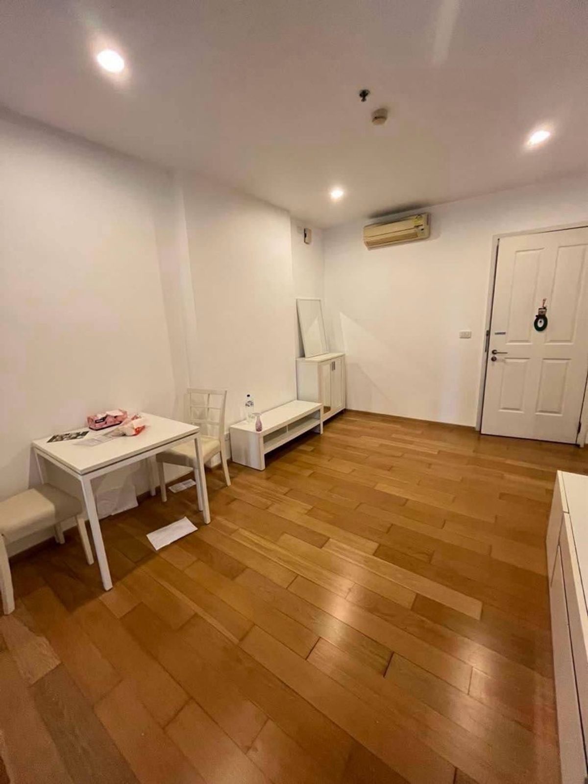 For SaleCondoWongwianyai, Charoennakor : (P0035) For Sale 🏢 Hive Sathorn Price 3,950,000 BAHT