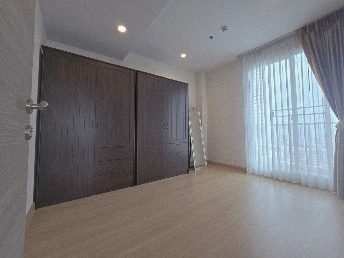 For SaleCondoRama3 (Riverside),Satupadit : Sell ​​high riae condo, resort style, 28th floor, C 99.87 sqm. The room has never been in the River Rama 3 view.
