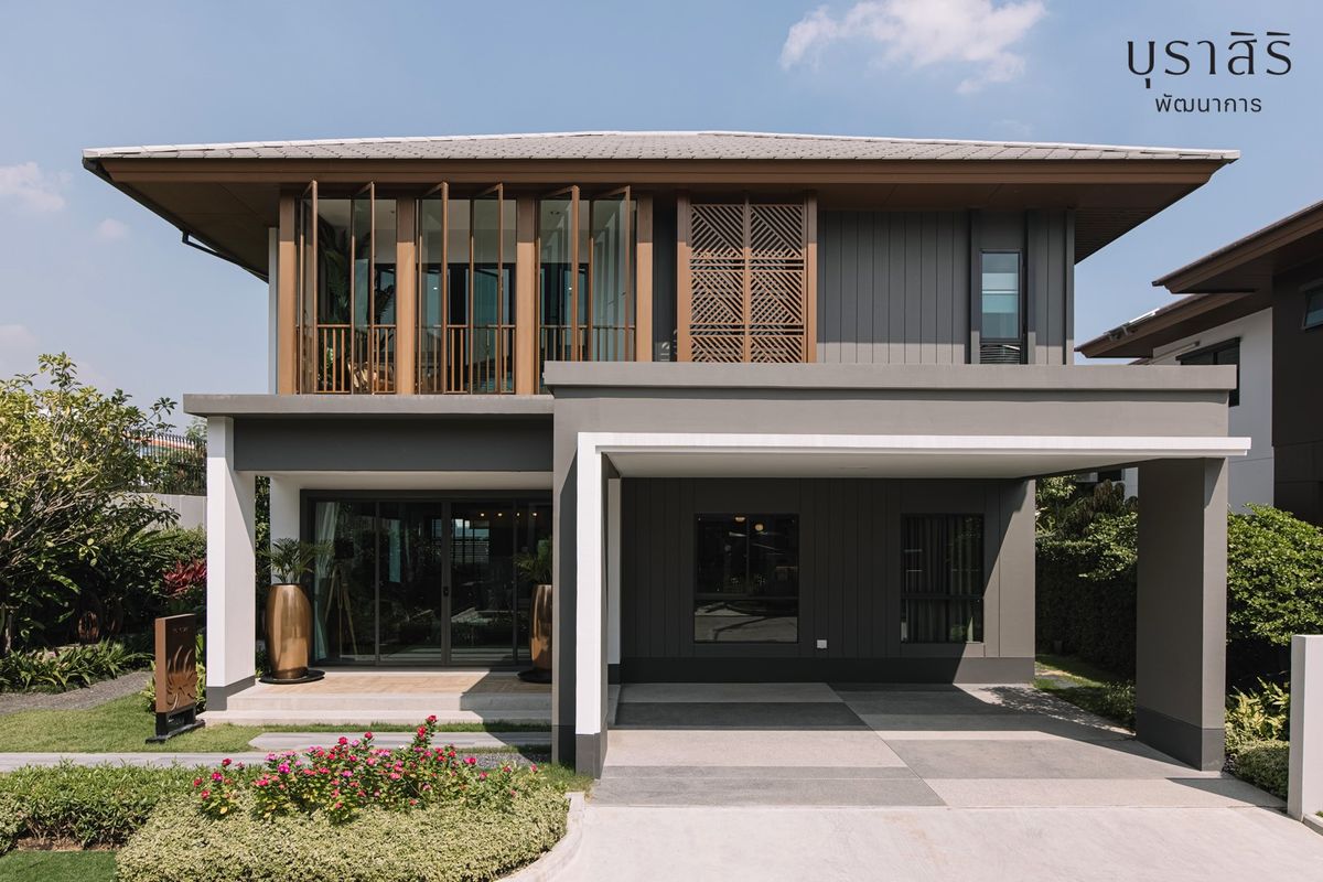 For RentHousePattanakan, Srinakarin : 📲LineID: @RizzEstate (มี@ )🔥House Luxury For Rent Burasiri Pattanakan🔥4 Beds 5 Bath 1Maid🔥