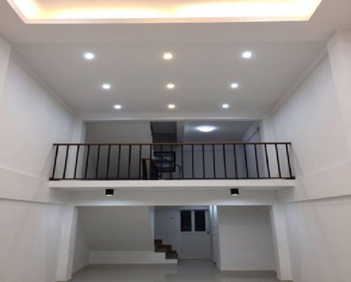 ให้เช่าโฮมออฟฟิศอ่อนนุช อุดมสุข : โทร. 081-632-0632 ให้เช่าHome Office อาคาร 4 ชั้น ริมถนนอ่อนนุช ปากซอยอ่อนนุช / ใกล้-ตลาดเอี่ยมสมบัตร /มีแอร์ 2 เครื่อง เหมาะเป็นสำนักงาน จดบริษัทได้ หรือ ธุรกิจทุกประเภท