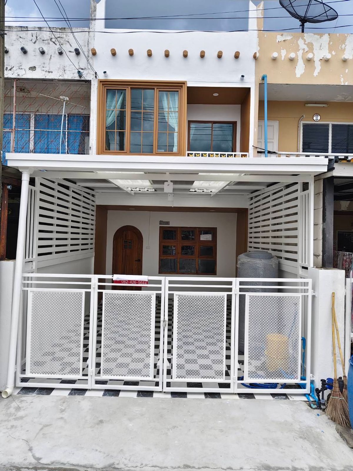 ขายทาวน์โฮมปทุมธานี รังสิต ธรรมศาสตร์ : หมู่บ้านเปรมปรีดิ์  รังสิตคลอง 2 ปทุมธานี (บ้านสวยมากๆ ) เดินทางสะดวก ใกล้ตลาด ใกล้รถไฟฟ้าคูคต  ใกล้โลตัส  ใกล้ seven 