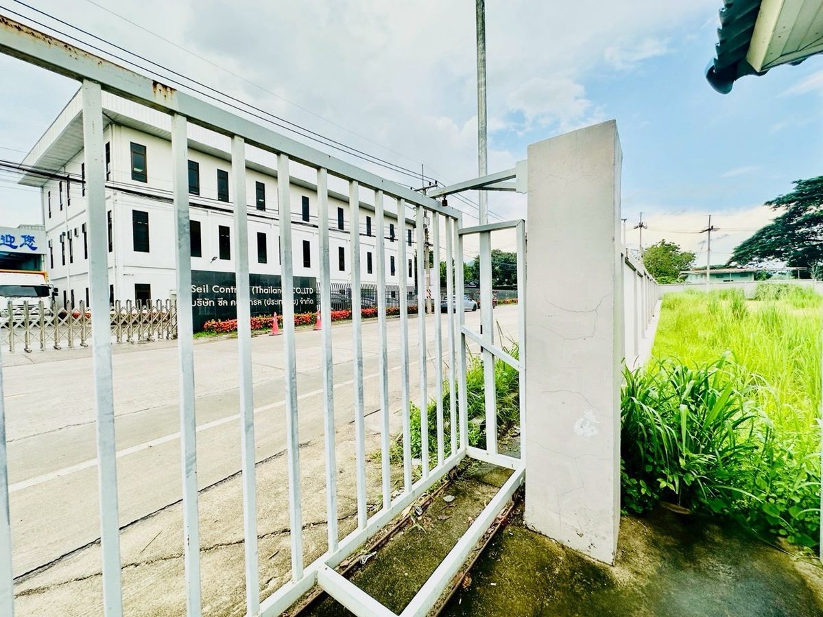For SaleLandSriracha Laem Chabang Ban Bueng : Land for sale in the area of ​​EEC area of ​​9-1-70 rai. Don Nun Road, near Pinthong 2 Industrial Estate