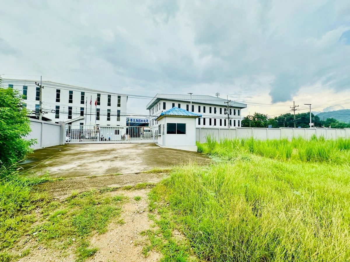 For SaleLandSriracha Laem Chabang Ban Bueng : Land for sale in the area of ​​EEC area of ​​9-1-70 rai. Don Nun Road, near Pinthong 2 Industrial Estate