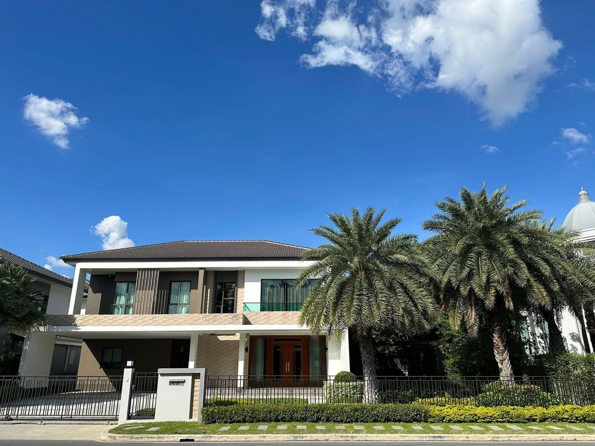 ให้เช่าบ้านบางนา แบริ่ง ลาซาล : ♢ Super luxury class Detached House with private pool ♢ 2 ชั้น | ขนาดที่ดิน 135.00 ตร.ว. พื้นที่ใช้สอย 306.00 ตร.ม. | 4 ห้องนอน 5 ห้องน้ำ 6 ที่จอดรถ | ใกล้ มหาวิทยาลัยรามคำแหง2 , เซนทรัลบางนา, ตลาดนัมเบอร์วัน
