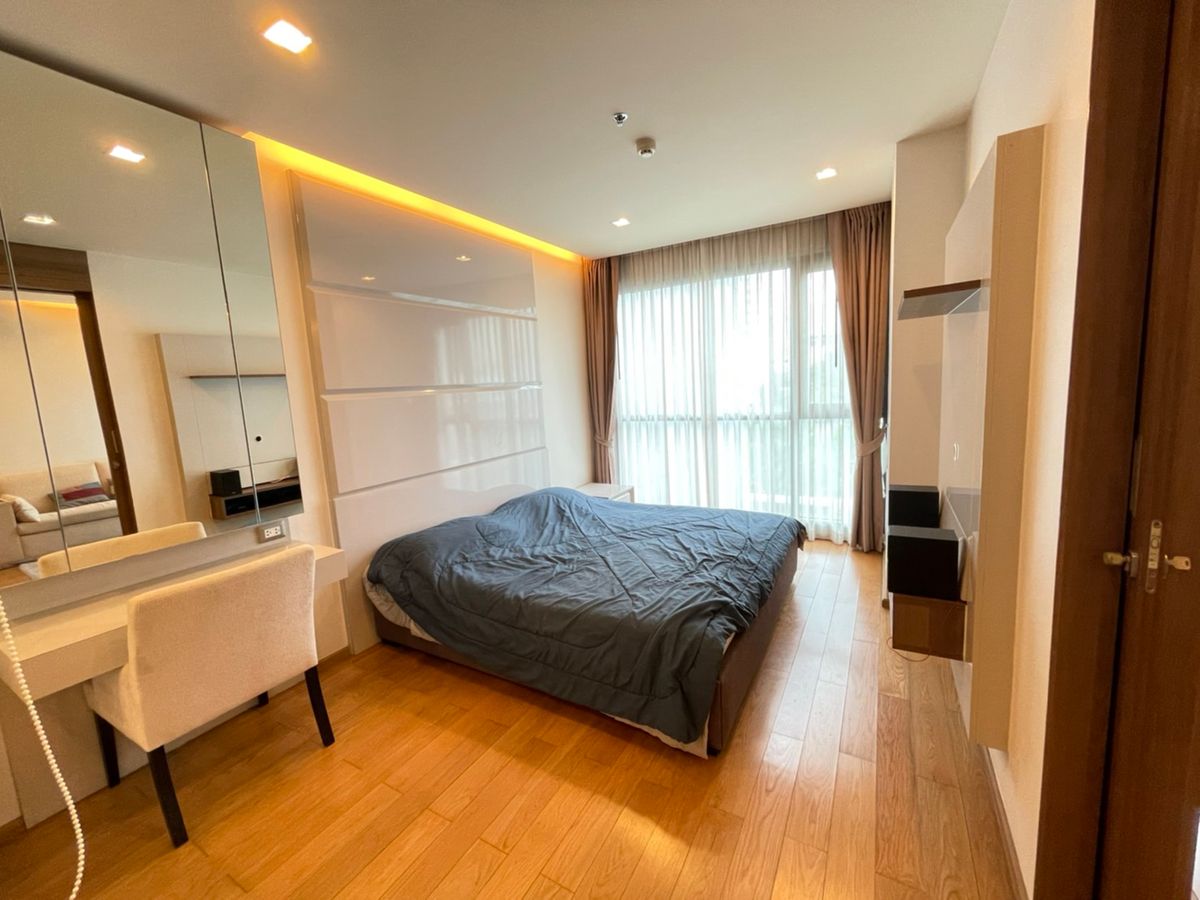 For RentCondoSathorn, Narathiwat : The Address Sathorn, beautiful room, available for rent near BTS St. Louis. Inquire.
