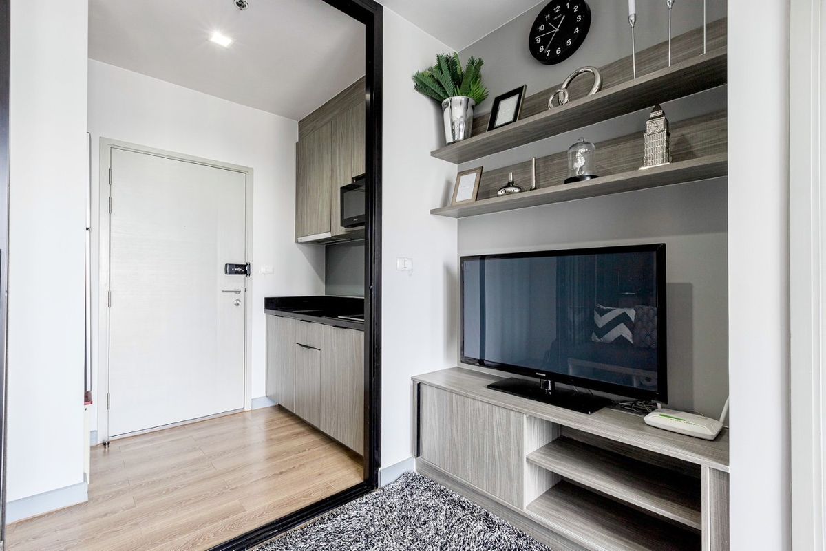 ขายคอนโดลาดพร้าว เซ็นทรัลลาดพร้าว : ขาย คอนโด Chapter One Midtown ลาดพร้าว 24 ห้องมุม 32 ตรม. ตกแต่งสวย เฟอร์นิเจอร์ครบ