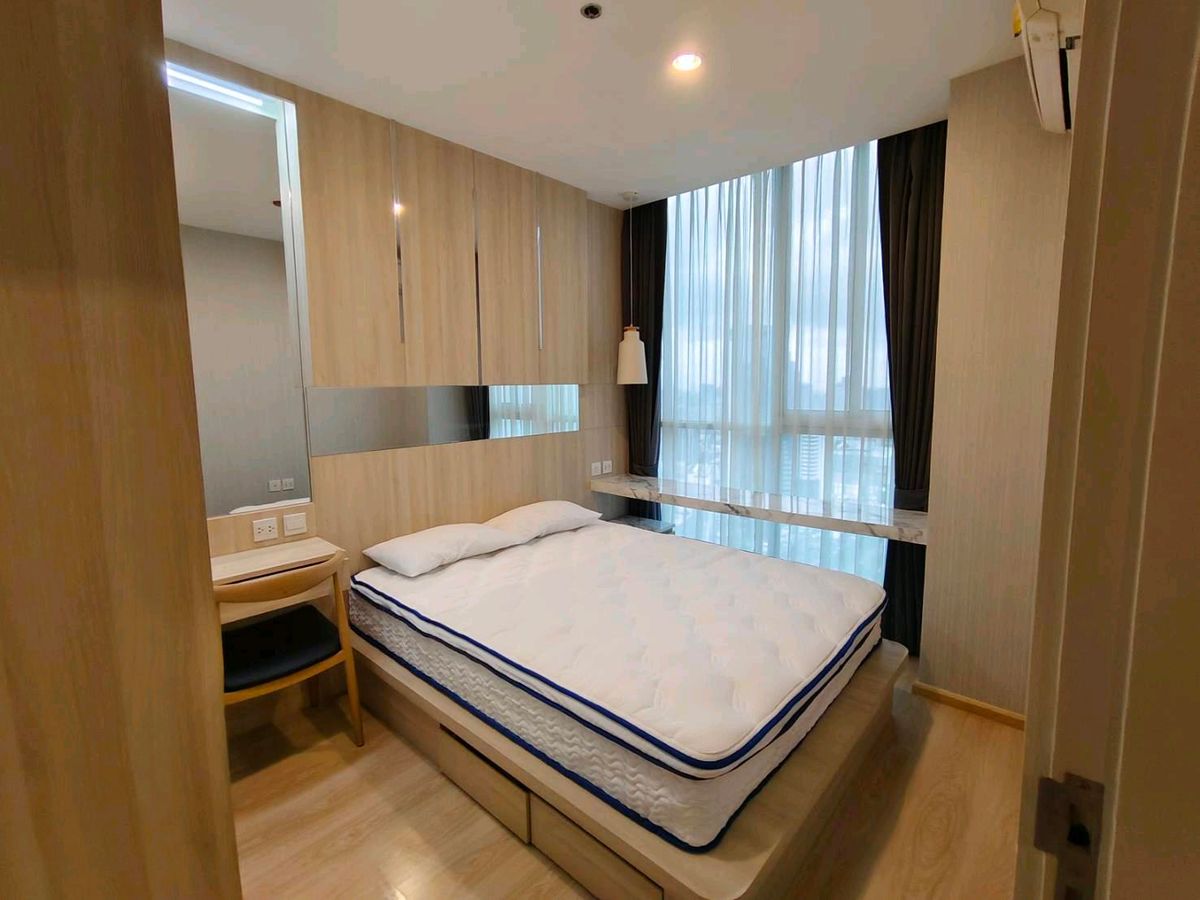 ให้เช่าคอนโดรัชดา ห้วยขวาง : ให้เช่า Noble Revole 1, ห้องชั้นสูงมาก เฟอร์นิเจอร์ครบ