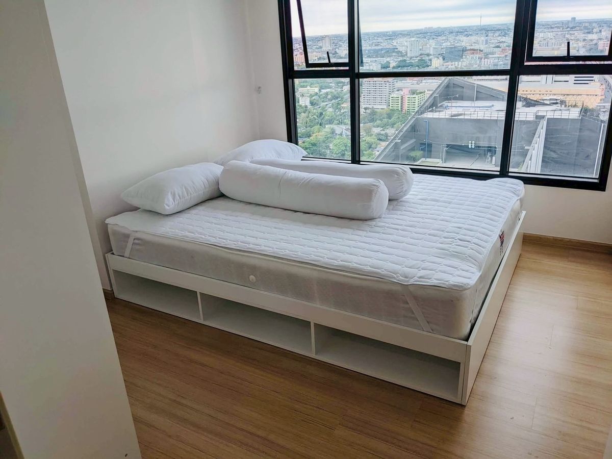 For RentCondoRama9, Petchburi, RCA : Condo rental, beautiful view, The Base Rama 9-Ramkhamhaeng Condo for Rent Goodview The Base Rama9-RAMKHAMHANG.