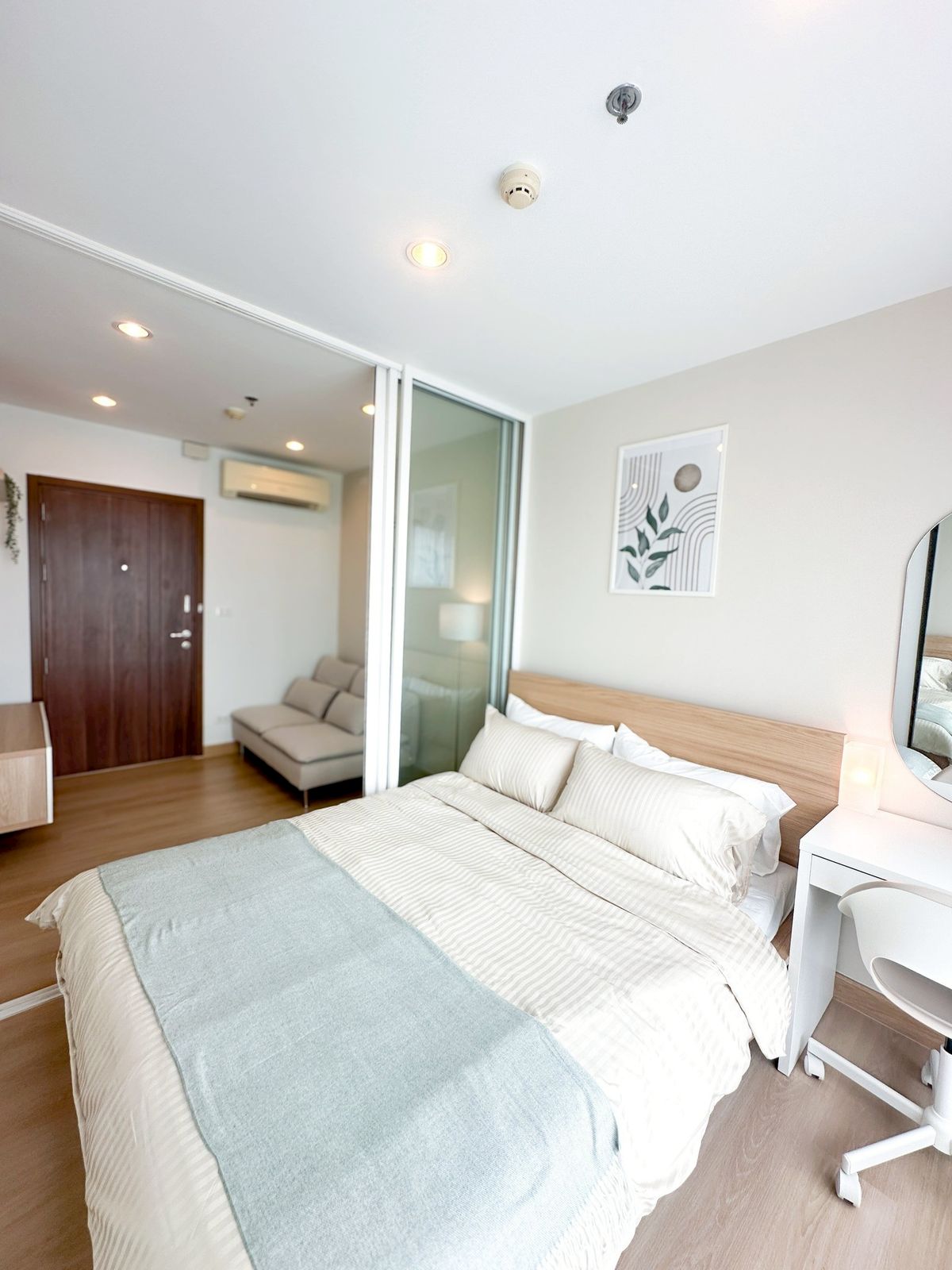 For SaleCondoChaengwatana, Muangthong : Me250132 Condo for sale, The Base Chaengwattana, beautiful room, ready to stay for free