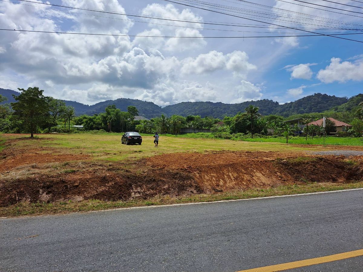ขายที่ดินภูเก็ต : 📢ขายที่ดิน ภูเก็ต ถลาง 1 ไร่ 3 งาน 63.2 ตรว. ขายยกแปลง อ.ถลาง จ.ภูเก็ต ใกล้ ถนนเทพกระษัตรี ใกล้ โลตัสถลาง, พื้นที่เขตสีเขียว วิวภูเขาโอมล้อม ที่ดินสวย เหมาะสำหรับ ทำพูลวิลล่า ที่พักหรู รีสอร์ตขนาดเล็ก ลากูน่า, สนามบิน,