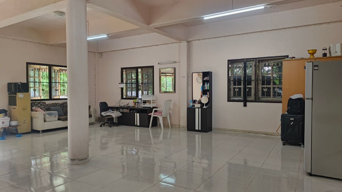 For SaleHousePinklao, Charansanitwong : House for sale in the city's center, good vibes, good humidity