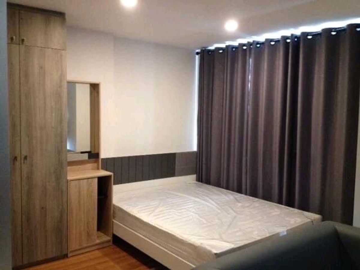 ให้เช่าคอนโดบางนา แบริ่ง ลาซาล : 🏬ให้เช่า Lumpini place bamgna km.3 ( ลุมพินี เพลส บางนา กม.3 ) 🛏️ 1 studio🛁 1 ห้องน้ำ ขนาด 23 ตรม. ตึก Cชั้น 5 ห้องมุม ✨ ราคา 7,500บาท ✨ ใกล้เซ็นทรัลบางนาพร้อมอยู่1กรกฎาคม
