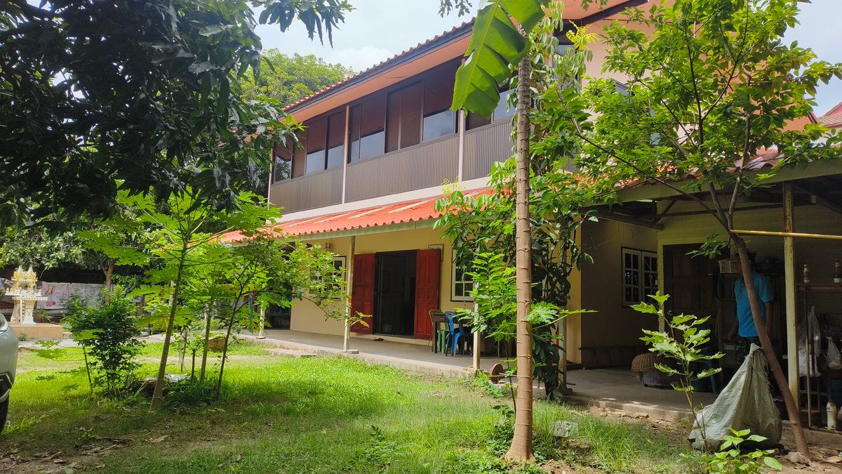 For SaleHousePinklao, Charansanitwong : House for sale in the city's center, good vibes, good humidity