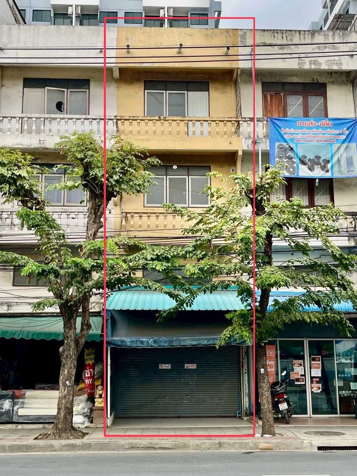 For RentShop HouseRathburana, Suksawat : Commercial Building for Rent 3.5 Storeys, 16.3 sq.wah, Pracha Uthit 60/2 Rd.,