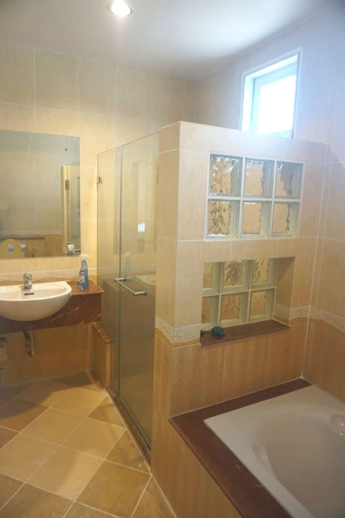 For RentTownhomePattanakan, Srinakarin : 🏡 Single house for rent at Srinakarin 51, near Yellow Line MRT 🚆