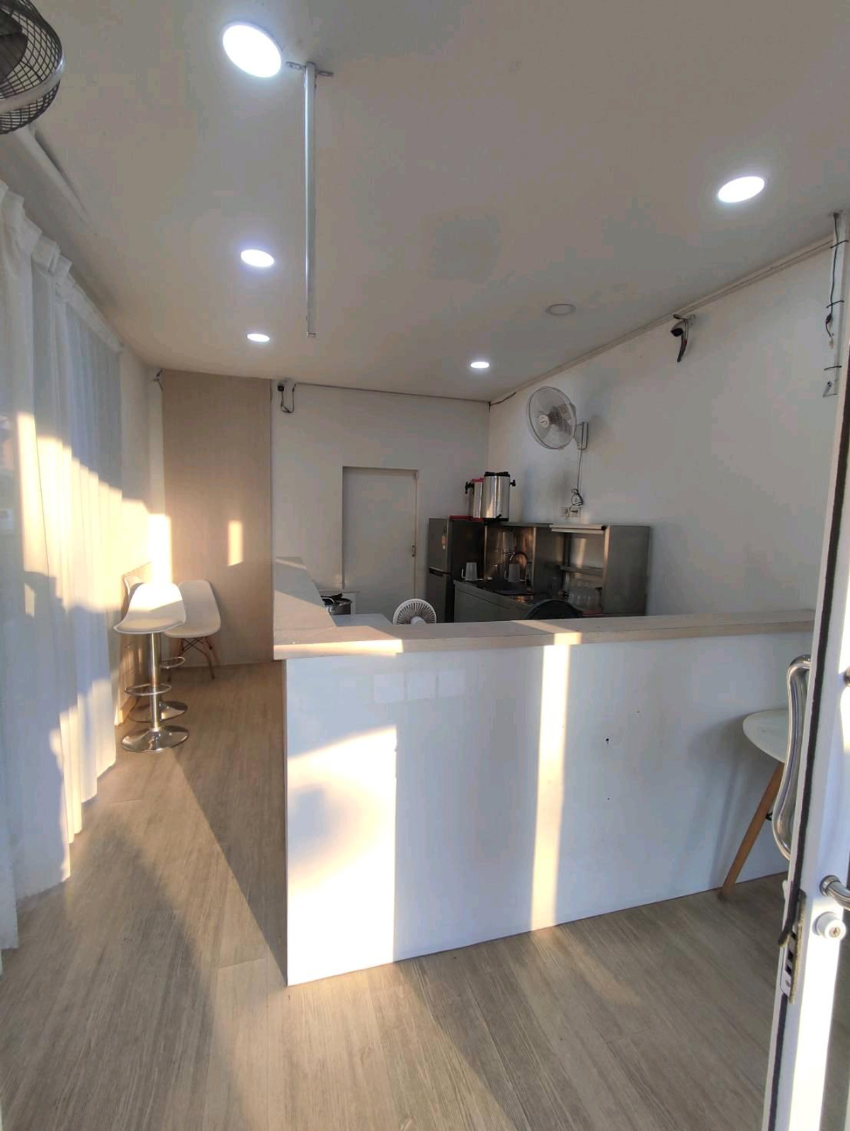 ให้เช่าร้านค้า/ตลาดนัดโชคชัย4 ลาดพร้าว71 : ให้เช่าร้านค้า ทำเลทอง ติดรถไฟฟ้า สถานีโชคชัย4