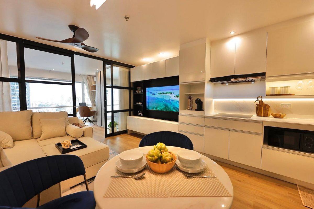 ให้เช่าคอนโดนานา : ❤️ให้เช่า สุขุมวิท สวีท Sukhumvit suite 
Room. line @900cqqhk tel 0859114585 
ชั้น27 floor 27
ซ. สุขุมวิท13.   Soi Sukhumvit 13
ใกล้ Terminal 21 Asoke , Robinson,BTS
1 นอน 1 น้ำ
30000/เดือน
Sale price 4.2 mil
Free Internet 
40ตรม
