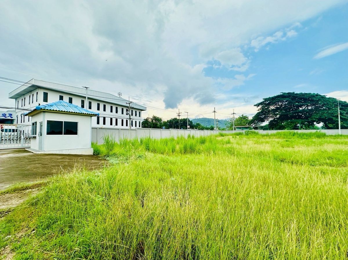 For SaleLandSriracha Laem Chabang Ban Bueng : Land for sale in the area of ​​EEC area of ​​9-1-70 rai. Don Nun Road, near Pinthong 2 Industrial Estate