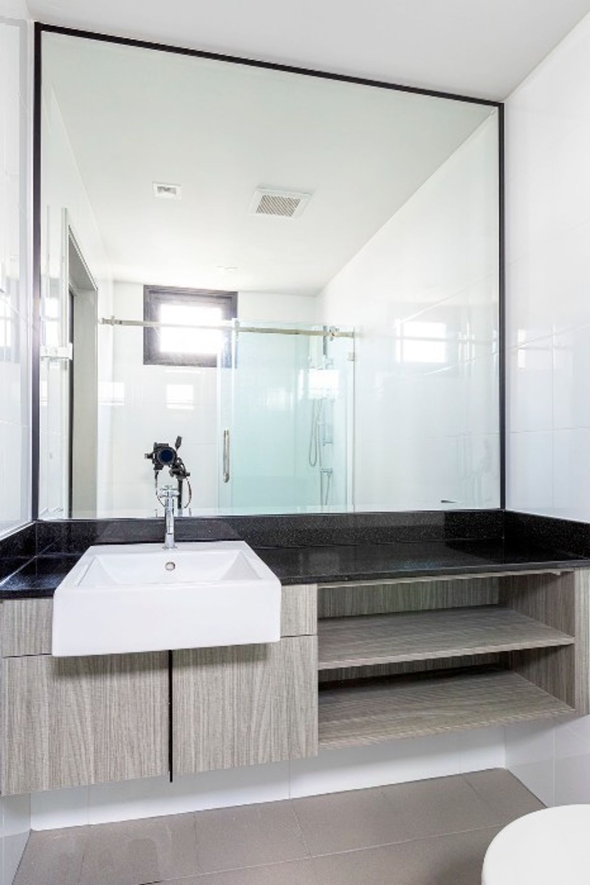 ขายคอนโดลาดพร้าว เซ็นทรัลลาดพร้าว : ขาย คอนโด Chapter One Midtown ลาดพร้าว 24 ห้องมุม 32 ตรม. ตกแต่งสวย เฟอร์นิเจอร์ครบ