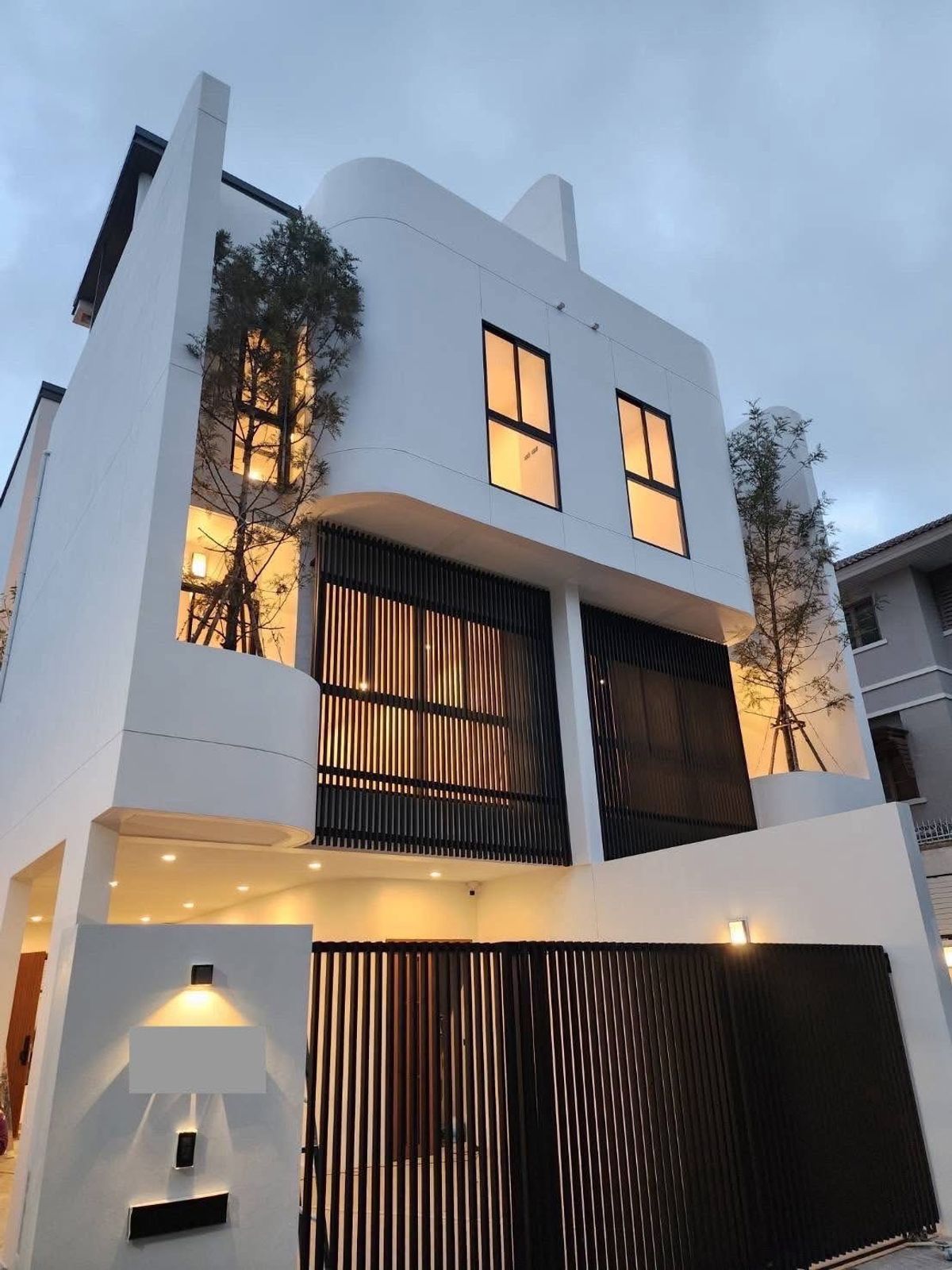 ขายบ้านสุขุมวิท อโศก ทองหล่อ : บ้านสร้างใหม่ ใจกลางเมือง สุขุมวิท 101 ราคาโปรโมชั่น!!!
