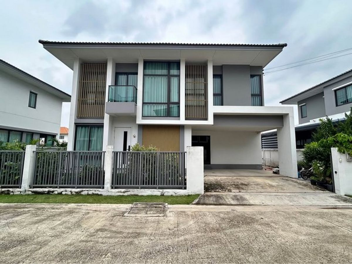 For RentHousePathum Thani,Rangsit, Thammasat : HR2525 House for rent Pruek Phiman Village, The Grand Prai Weet Rangsit - Khlong 2, near Bangkok University