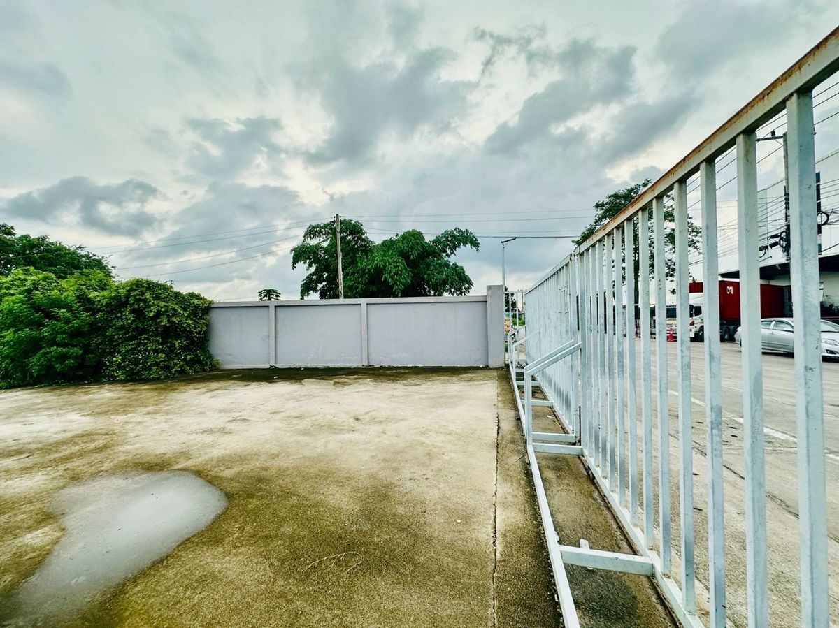 For SaleLandSriracha Laem Chabang Ban Bueng : Land for sale in the area of ​​EEC area of ​​9-1-70 rai. Don Nun Road, near Pinthong 2 Industrial Estate