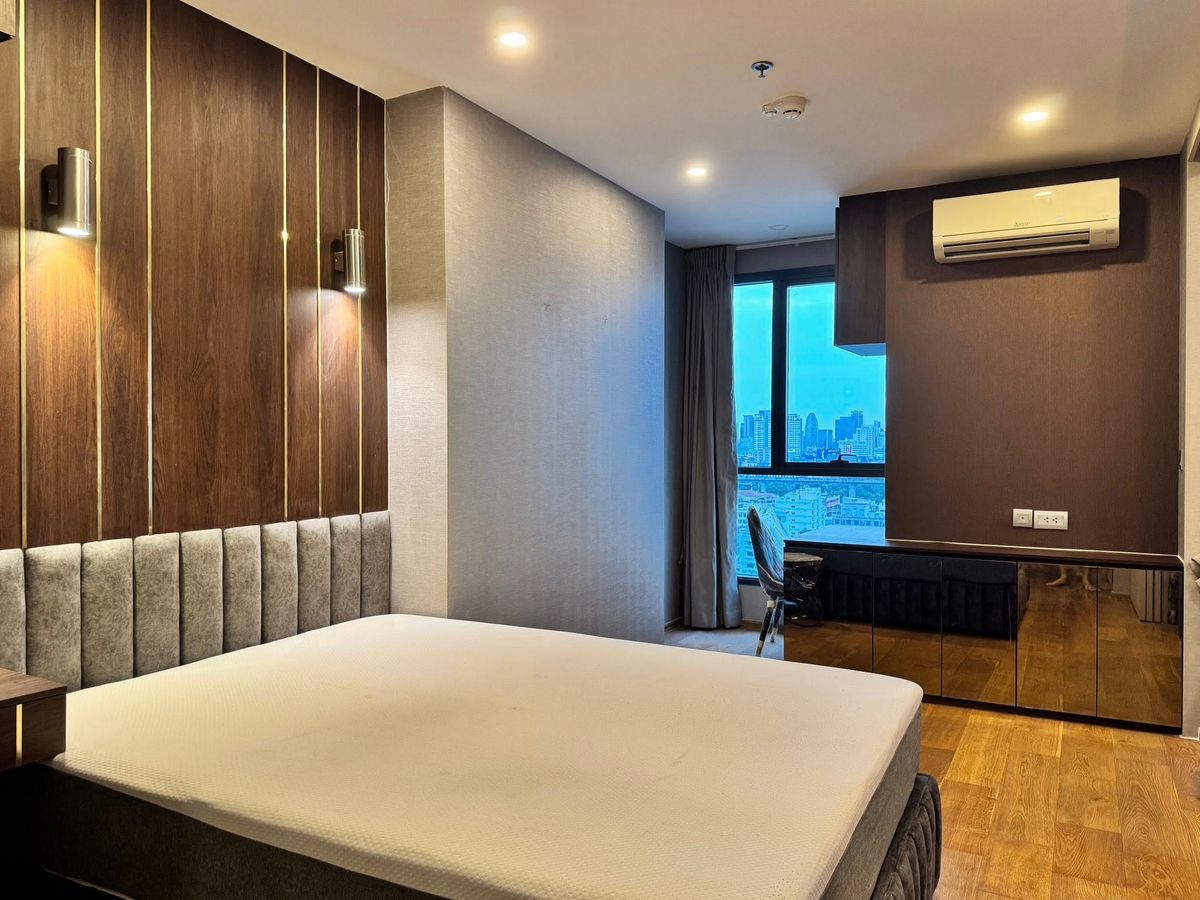 คอนโดราชเทวี พญาไท : คอนโด Q Chidlom - Phetchaburi เดินทางสะดวก ใกล้รถไฟฟ้าบีทีเอส มีรถรับส่ง ห้องสวย เฟอร์นิเจอร์ครบ พร้อมอยู่ทันที!!!