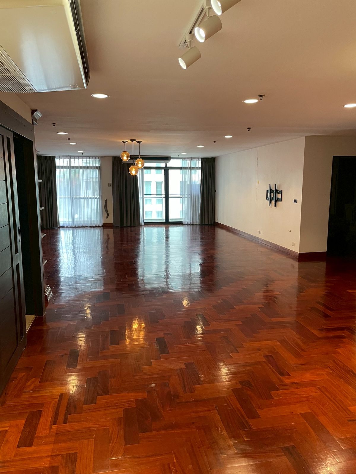 ขายคอนโดสุขุมวิท อโศก ทองหล่อ : ขายคอนโด Baan Prompong Condominium ราคา 12,900,000 บาท [MKs250602]
