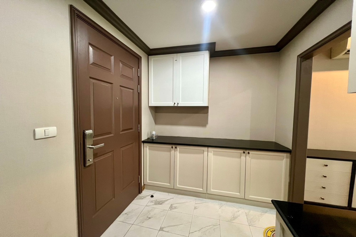 คอนโดสยาม จุฬา สามย่าน : 🔥 ขายพร้อมผู้เช่า !! Code C20240300358..........The Reserve Kasemsan 3, 1 ห้องนอน, 1 ห้องน้ำ, แต่งครบ, ราคาพิเศษ!! 📣📣