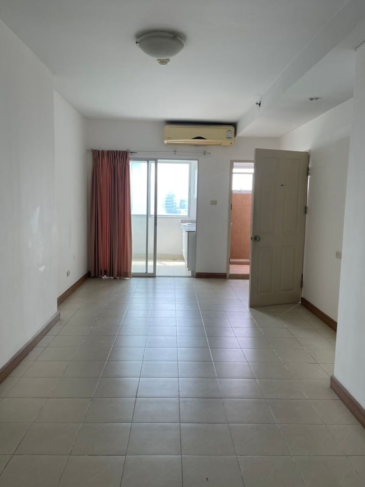 For SaleCondoPattanakan, Srinakarin : FOR Sale Supalai Park Srinakarin Unit 688/1114