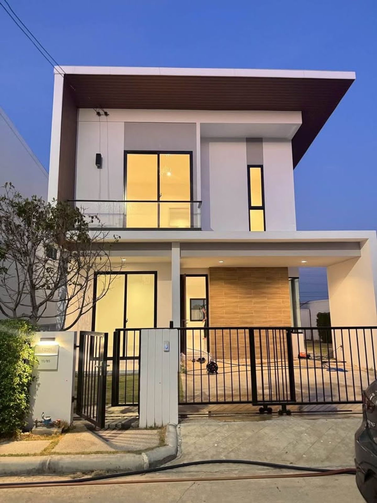 ให้เช่าบ้านสมุทรปราการ สำโรง : 🏡 ให้เช่า COMO Bianca II  บ้านหลังมุมใกล้ห้างเมกาบางนาและวงแหวนกาญจนาภิเษกเพียง 2 - 3 km 🚘