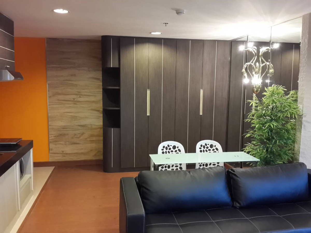 ให้เช่าคอนโดพระราม 9 เพชรบุรีตัดใหม่ RCA : Best price  FOR RENT  1 BEDROOM 49 Sq.m   Ready to move in  CALL NOW 094-641-5974