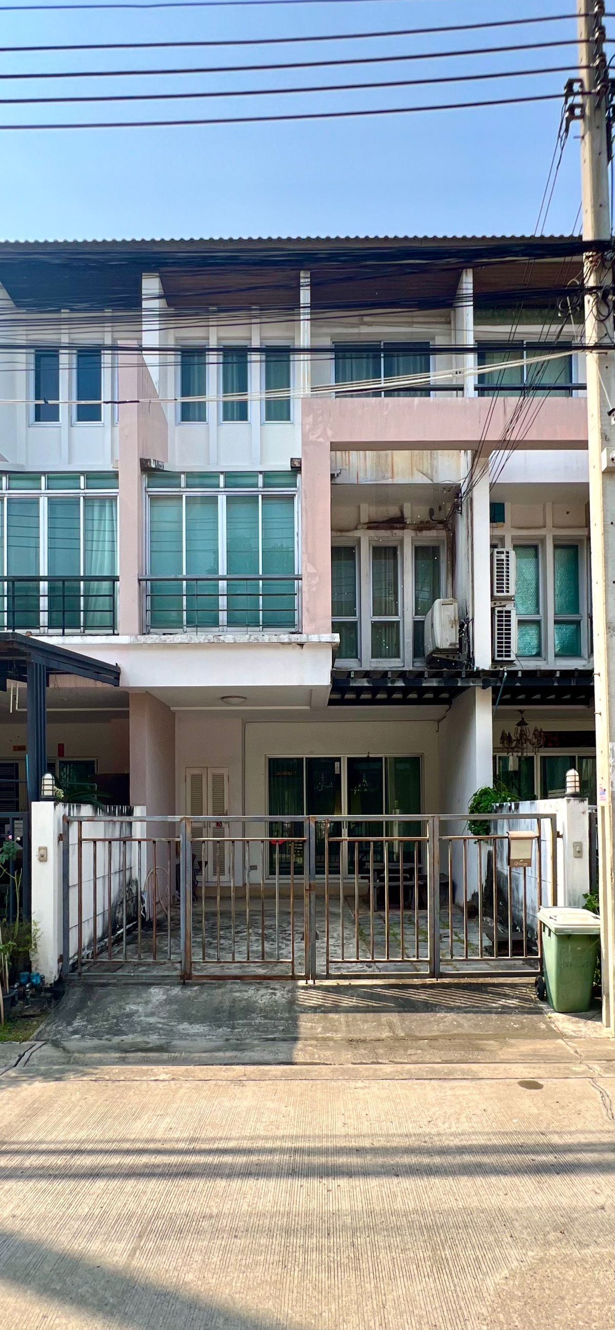 ขายทาวน์โฮมแจ้งวัฒนะ เมืองทอง : วิสต้าปาร์ค แจ้งวัฒนะ / 3 ห้องนอน (ขาย), Vista Park Chaengwattana / 3 Bedrooms (FOR SALE) GOLF136