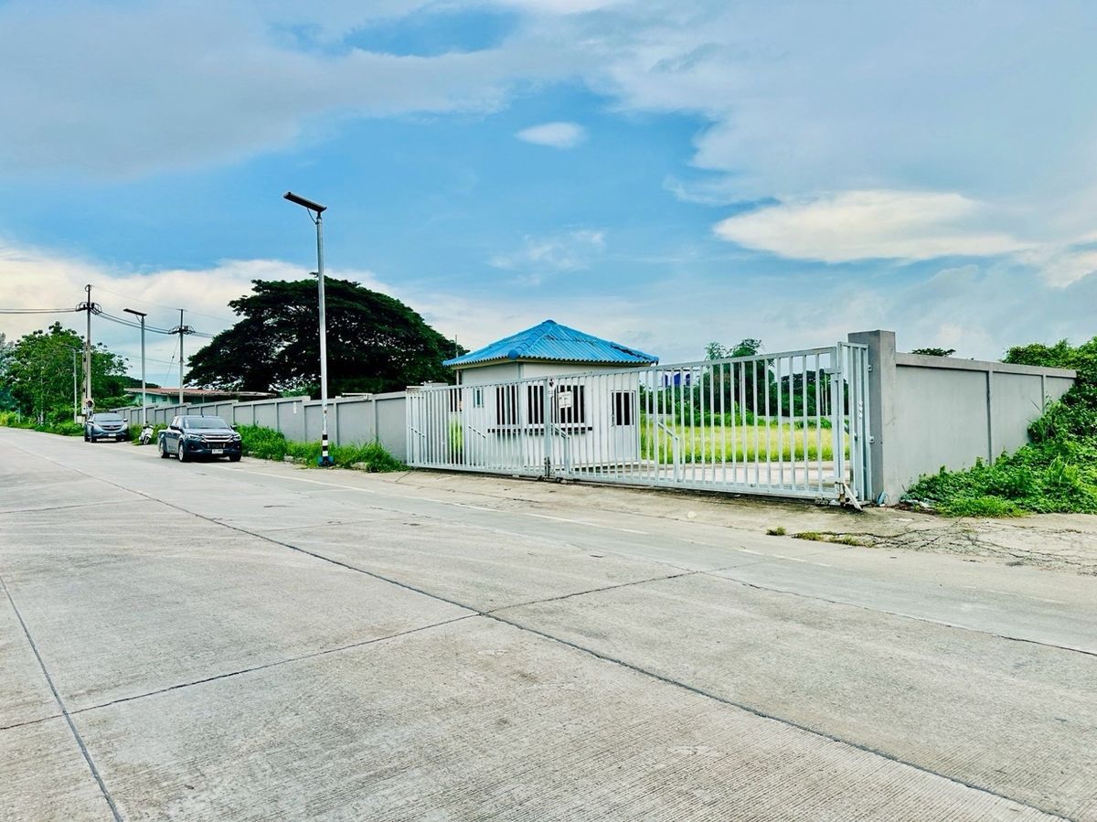 For SaleLandSriracha Laem Chabang Ban Bueng : Land for sale in the area of ​​EEC area of ​​9-1-70 rai. Don Nun Road, near Pinthong 2 Industrial Estate