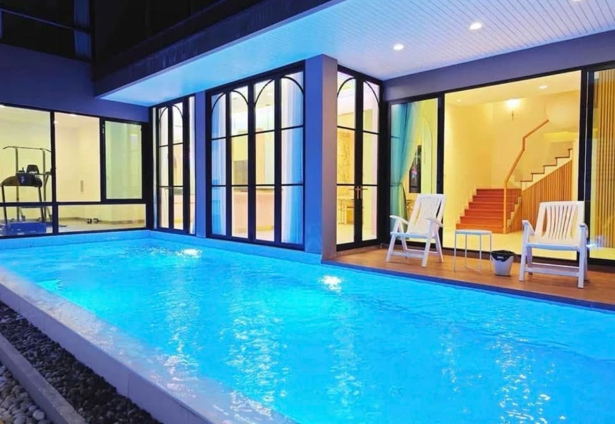For RentRatchadapisek, Huaikwang, Suttisan : Rent a detached house With a private pool in Sutthisan area, 7 bedrooms