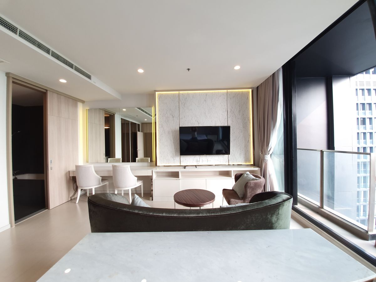 ให้เช่าคอนโดวิทยุ ชิดลม หลังสวน : ให้เช่าห้อง Duplex - Noble Ploenchit ราคา 220,000 บาท [MKr250613]