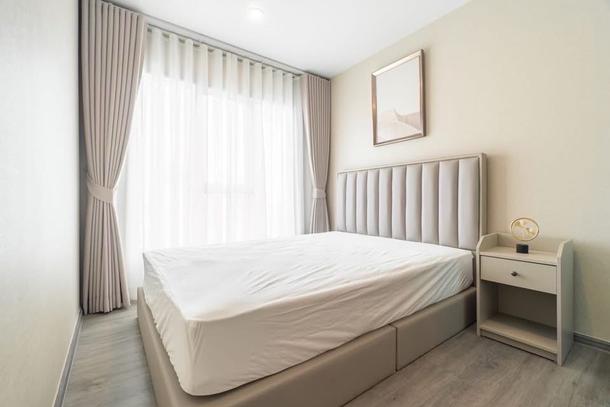 For RentCondoBangna, Bearing, Lasalle : For Rent : Regent Home BangNa 
BTS BangNa 3mins walk 
( 28 Sqm , 23rd Floor , Building D ) 