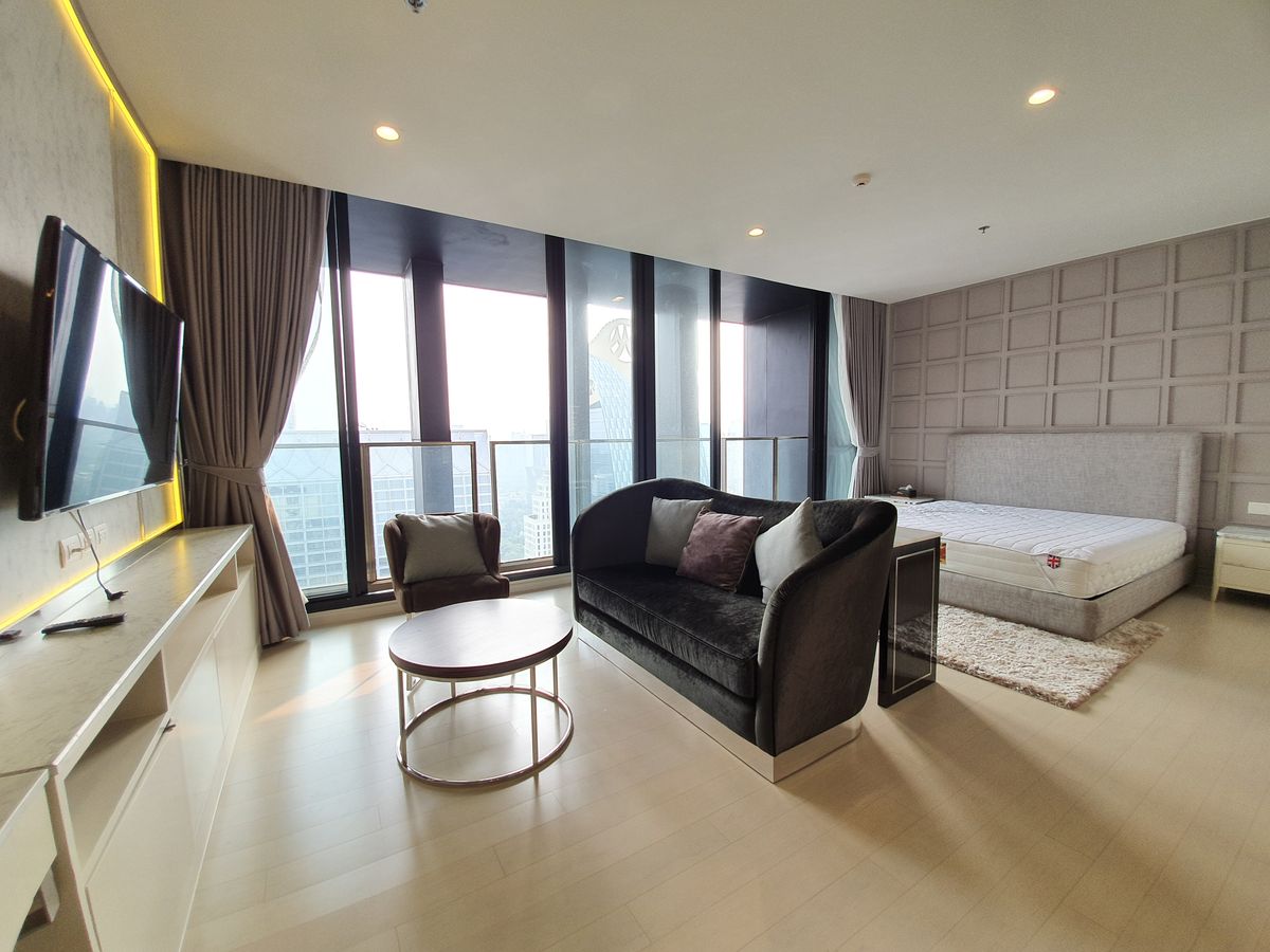 ให้เช่าคอนโดวิทยุ ชิดลม หลังสวน : ให้เช่าห้อง Duplex - Noble Ploenchit ราคา 220,000 บาท [MKr250613]