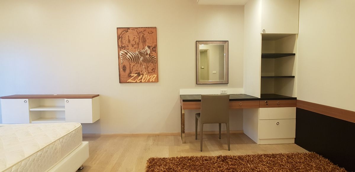 ให้เช่าคอนโดสุขุมวิท อโศก ทองหล่อ : ให้เช่า Noble Remix ราคา 100,000 บาท [MKr250605]