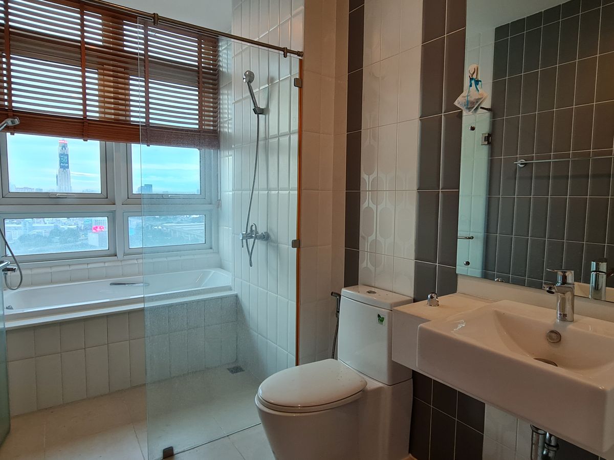 ให้เช่าคอนโดพระราม 9 เพชรบุรีตัดใหม่ RCA : ให้เช่า Penthouse - Circle Condominium ราคา 100,000 บาท [MKr250610]