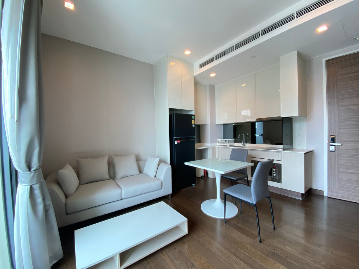 For SaleCondoRama9, Petchburi, RCA : Urgent sale, luxury condo in the heart of Asoke! Addicted to MRT. Price.