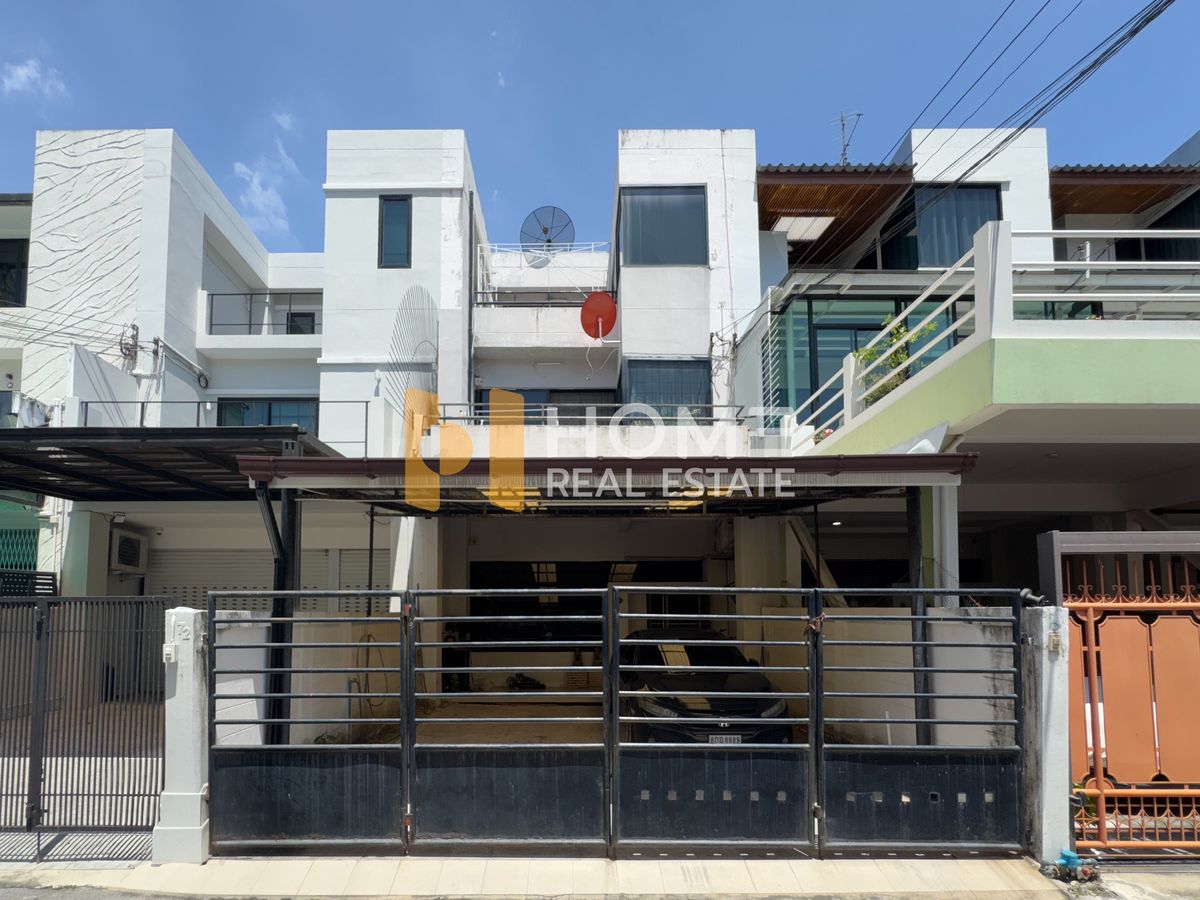 ขายบ้านอ่อนนุช อุดมสุข : ทาวน์โฮม ซอย อ่อนนุช 12 / 4 ห้องนอน (ขาย), Townhome Soi On Nut 12 / 4 Bedrooms (FOR SALE) FON125