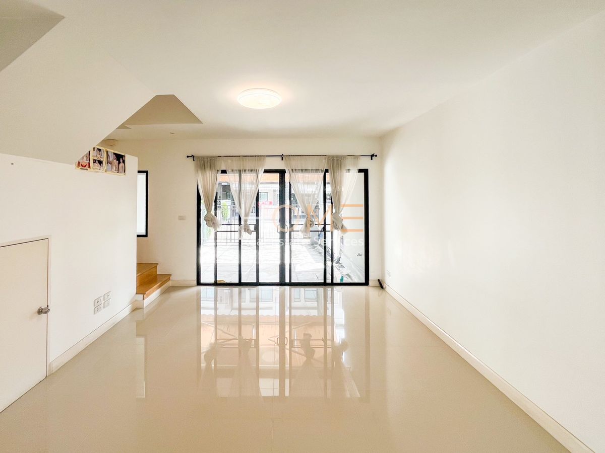 ขายทาวน์โฮมนวมินทร์ รามอินทรา : บ้านกลางเมือง นวมินทร์ 42 / 3 ห้องนอน (ขาย), Baan Klang Muang Nawamin 42 / 3 Bedrooms (FOR SALE) TPM099