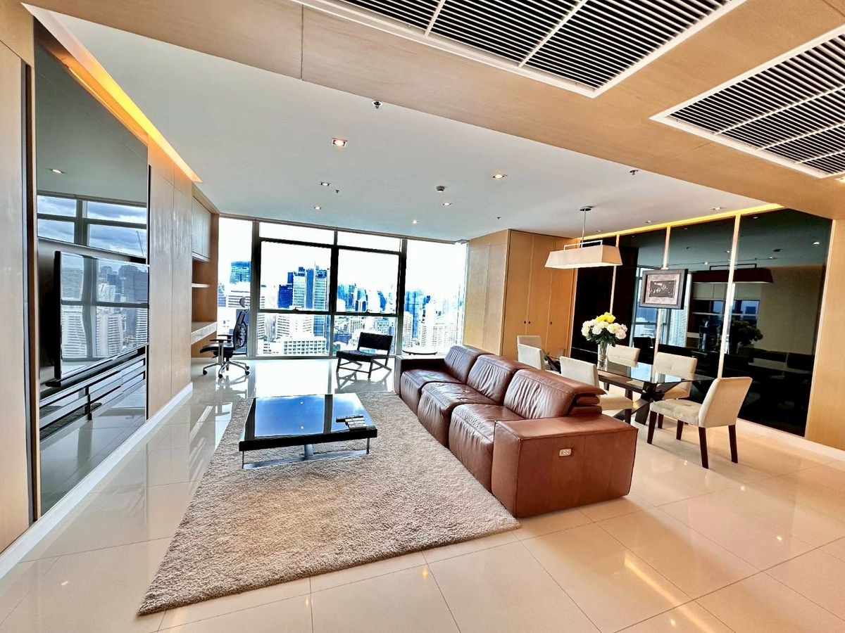 For RentCondoWitthayu, Chidlom, Langsuan, Ploenchit : ❖ Unblocked view ❖ Floor 35+ 199.00 sq.m. | 3 bedrooms, 3 bathrooms | Condo near BTS Ploenchit 2 minutes, Central Embassy 5 minutes, Central World 6 minutes